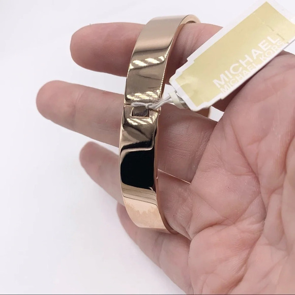 Michael Kors Cityscape Pave Rose Gold Buckle Bangle Bracelet NWT - Picture 4 of 8